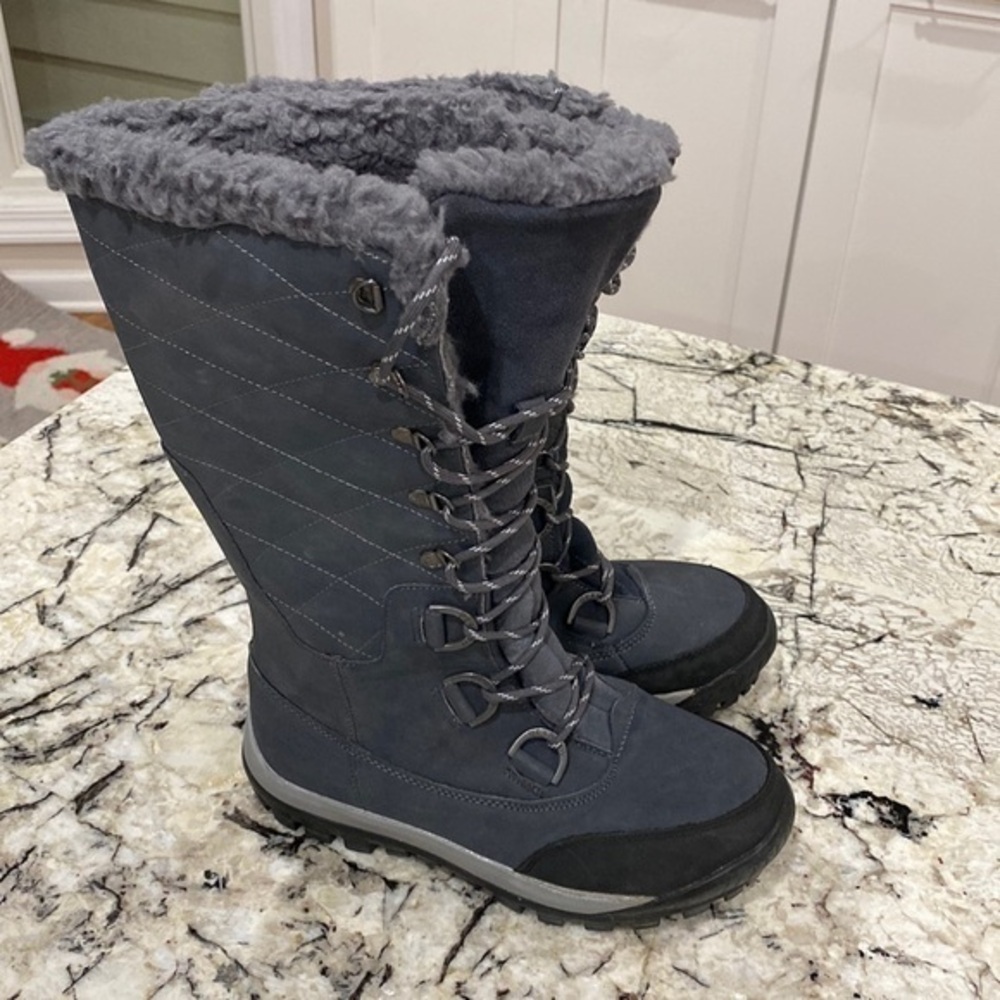 Bearpaw Women's Isabella Snow winter Boots- size‎ 6. Grey